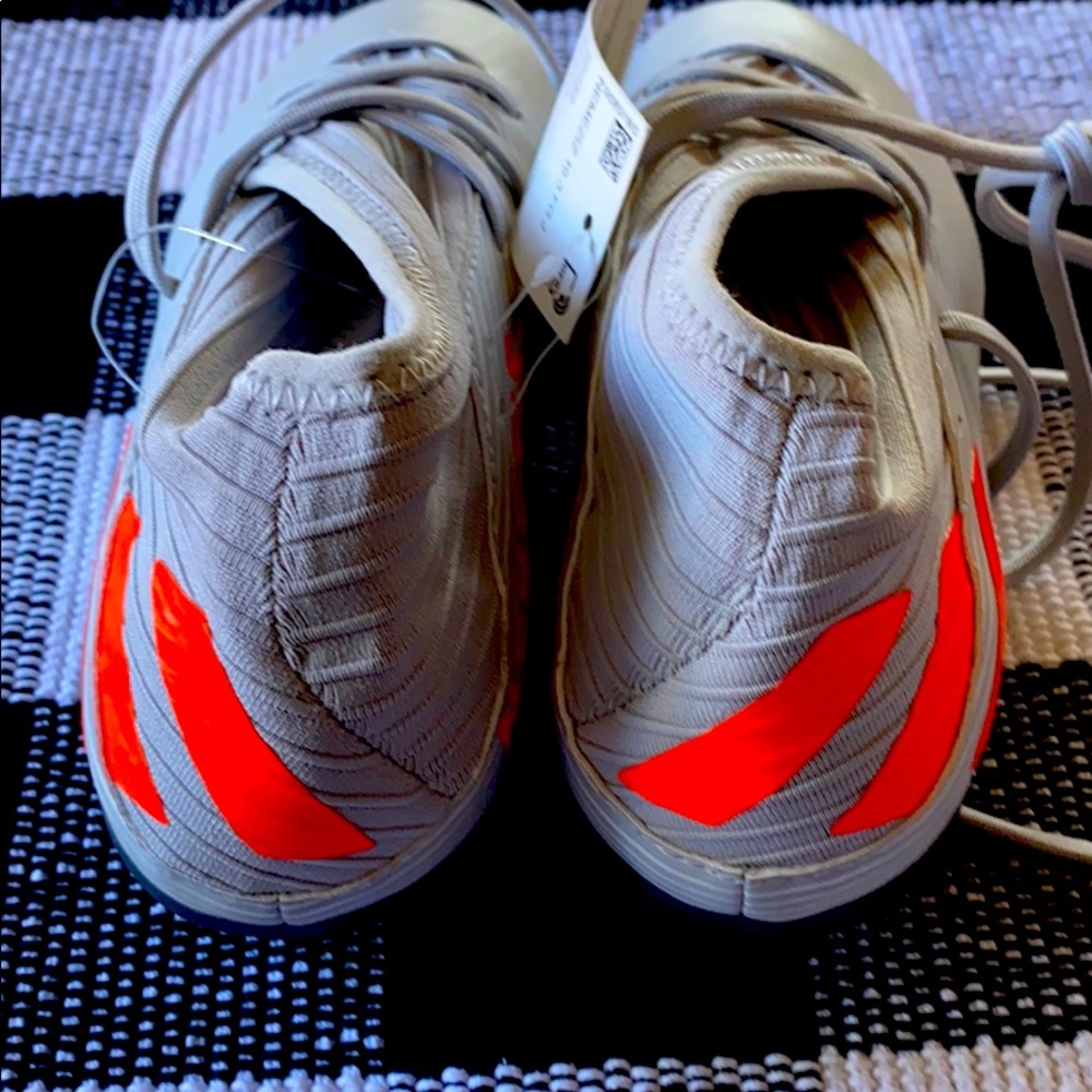 Soccer kids cleats (brand new)size US 3 1/5